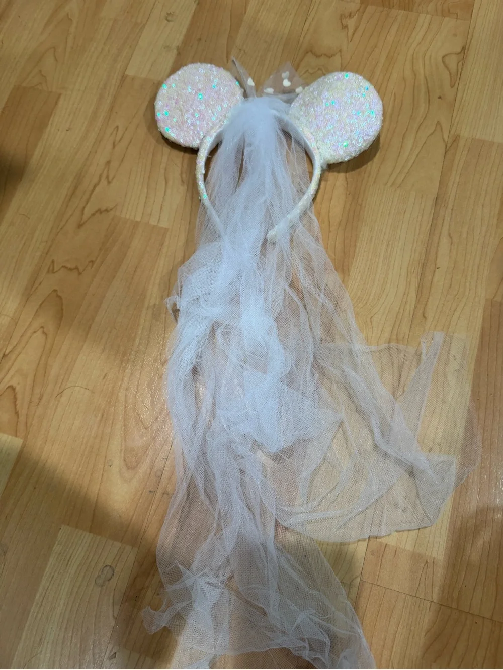 Disney Minnie Mouse Ear bridal Headband with Veil - White